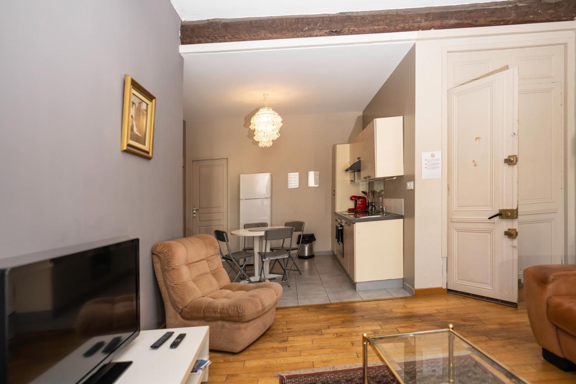 "Air D'Antan"-Meuble De Tourisme 3 Etoiles -Residence "Les Logis De Beziers"-Garage Optionnel-Coeur De Ville-Plages A 16Km ! Buitenkant foto